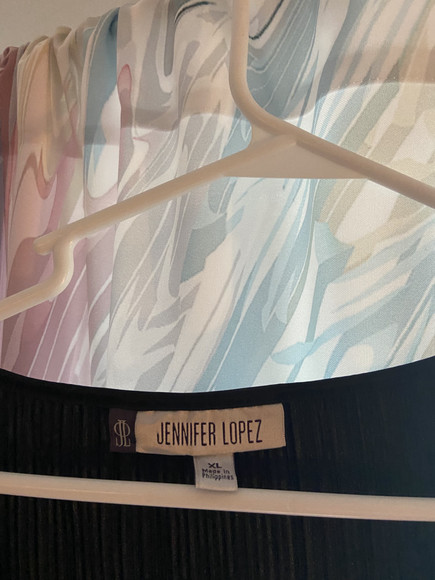 Jenefer Lopez Silver Bouse Top - Picture 2 of 3